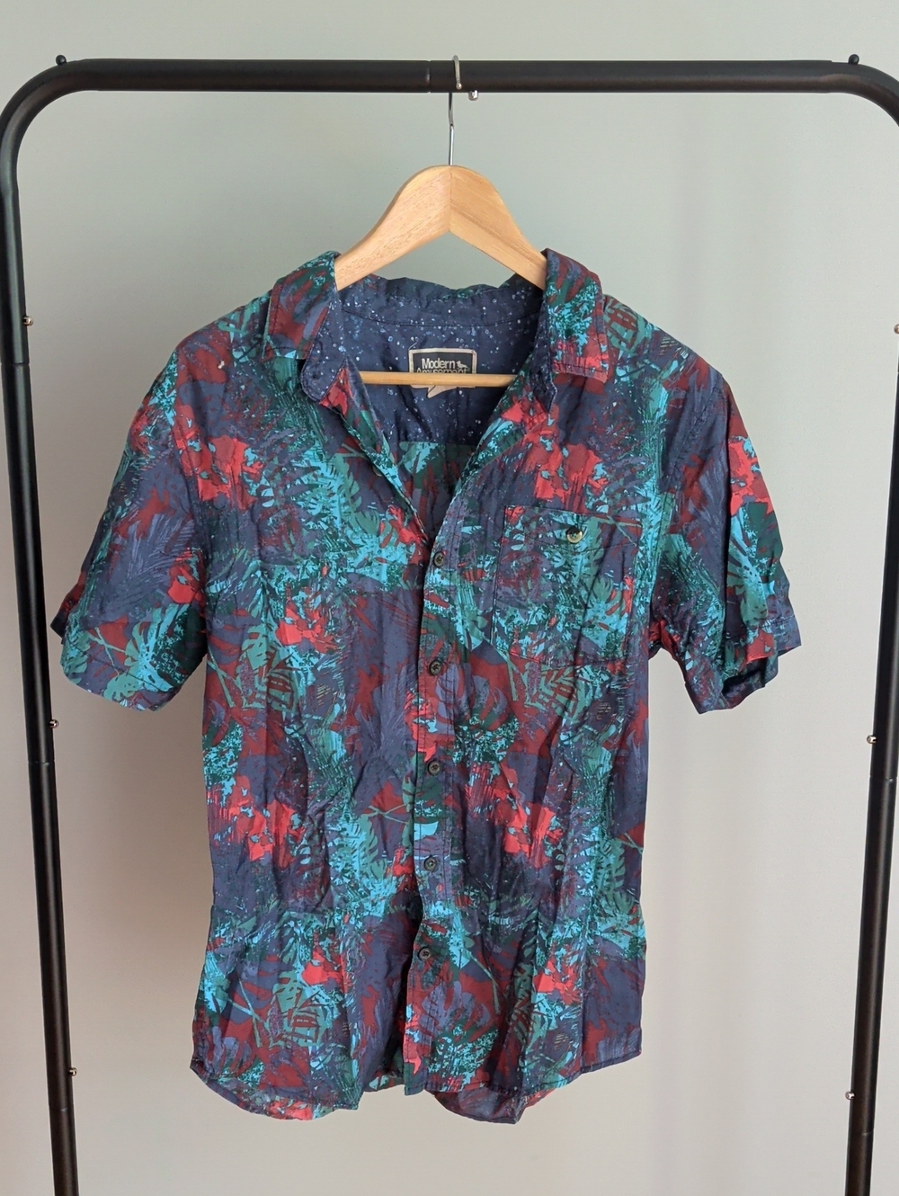 Modern Amusement Short Sleeve Button-Down Shirt — Navy, Teal & Red Print